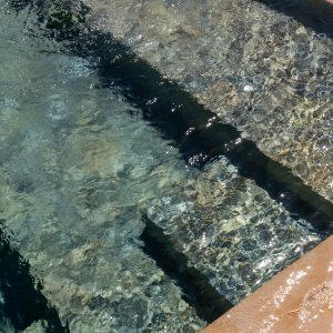 Détail de l'eau de la piscine privée de la Villa Alborán